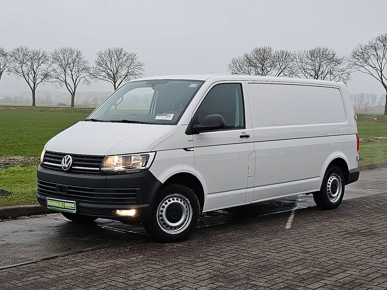 Volkswagen Transporter - 2.0 TDI L2H1 airco, navi, pdc - AutoWereld.nl