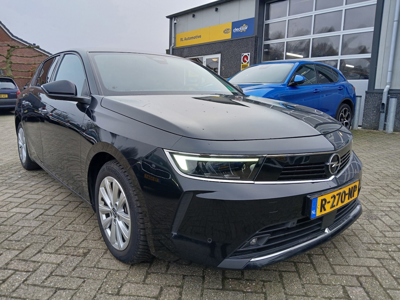 Opel Astra - Elegance - Automaat - 360 camera - Trekhaak - AutoWereld.nl