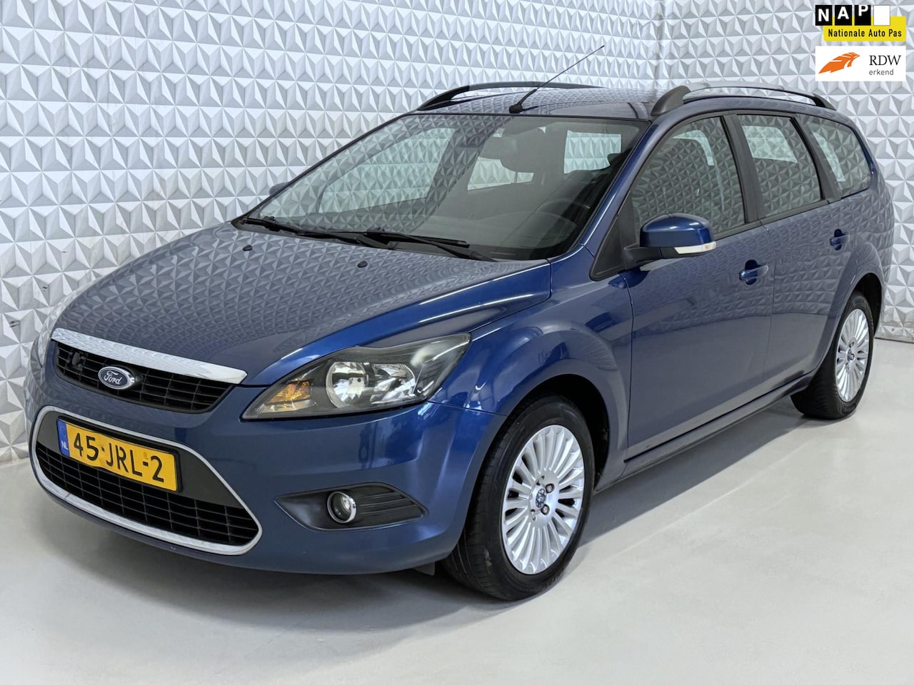 Ford Focus Wagon - 1.8 Titanium Flexi Fuel / 219.000km (2009) - AutoWereld.nl