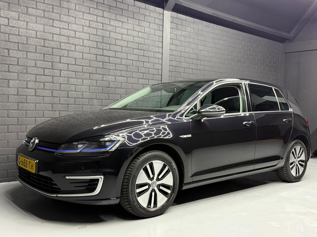 Volkswagen e-Golf - E-DITION CAMERA | 1STE EIGENAAR | NAVI | CARPLAY | PDC | BTW | NWE APK - AutoWereld.nl