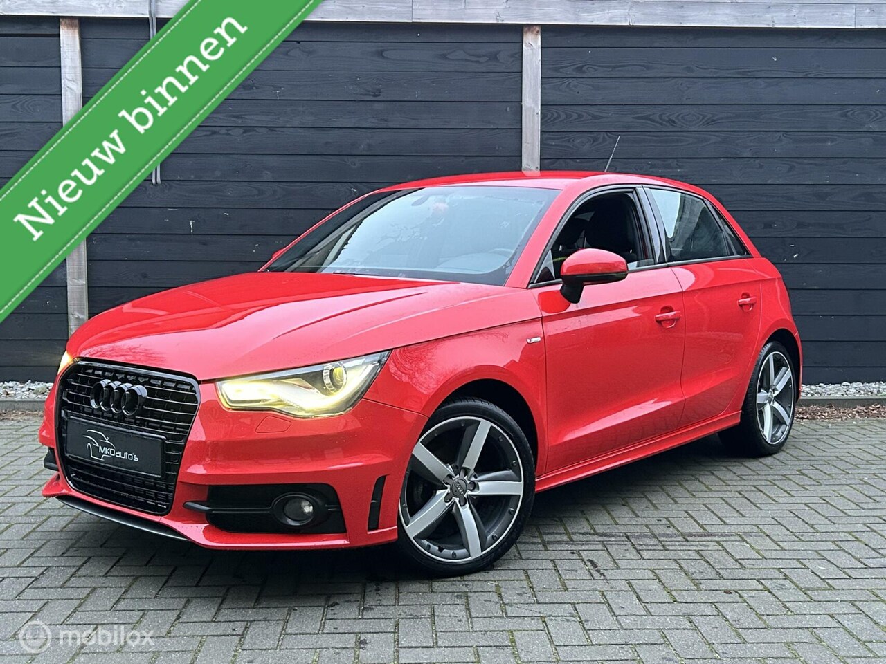 Audi A1 Sportback - 1.2 TFSI S-Line Pink Ribbon / S1 bumpers / 45.154 KM 1e eigenaar - AutoWereld.nl