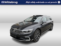 Volkswagen Passat Variant - 1.4 TSI PHEV GTE Business / AUTOMAAT/ PANO/ PARK. SENSOREN/ ERGO COMFORT/ LED/ DODE HOEK/