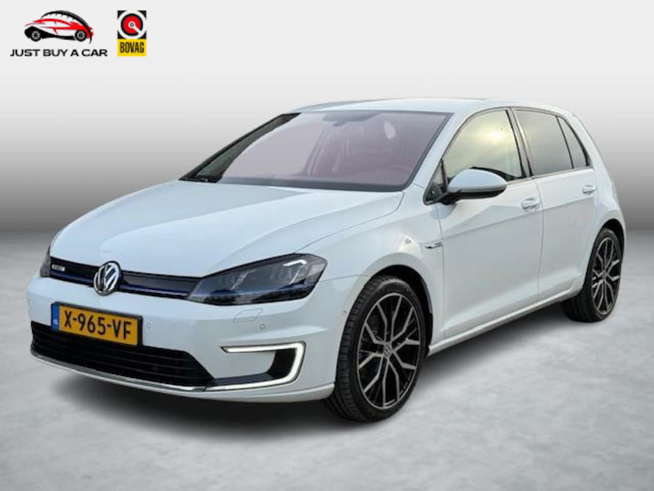 Volkswagen e-Golf - Stoelverwarming / Navigatie / Privacy Glass / Full LED - AutoWereld.nl