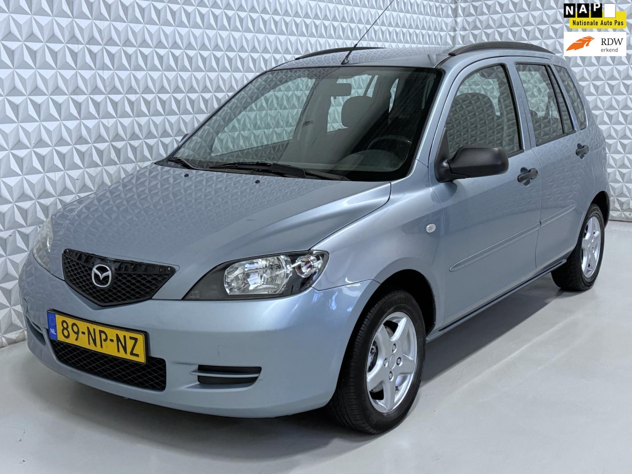 Mazda 2 - 1.4 Exclusive Airco / GOED RIJDENDE AUTO (2004) - AutoWereld.nl