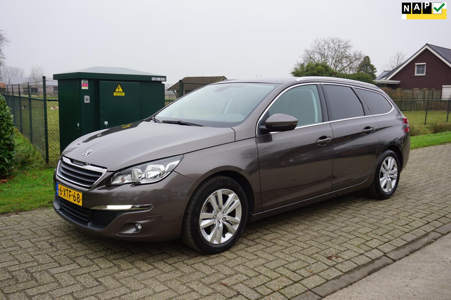 Peugeot 308 SW - 1.2 130pk panoramadak NAP - AutoWereld.nl