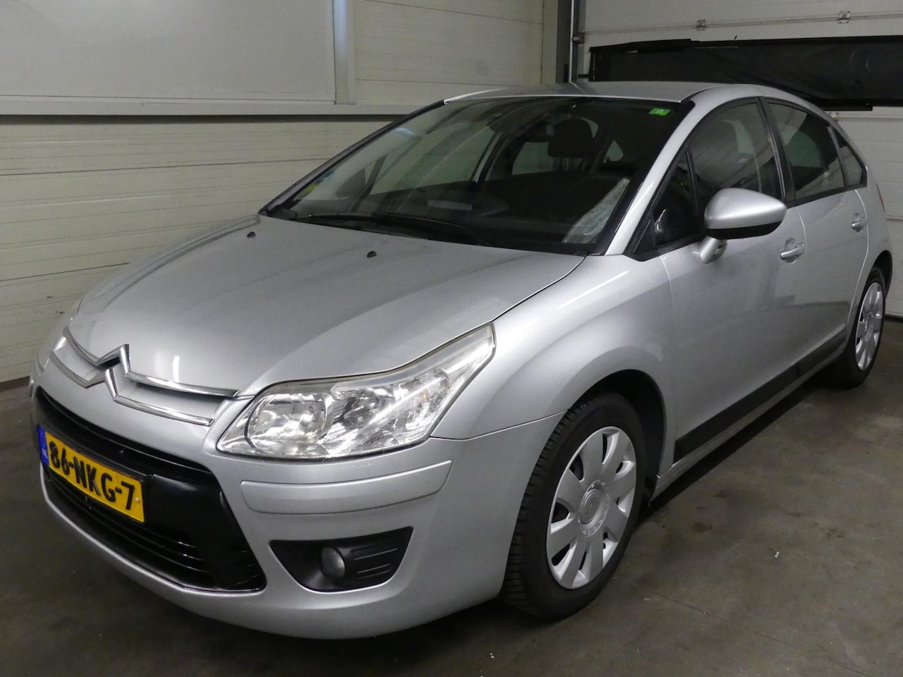 Citroën C4 - 1.6 VTi Anniversaire - Cruise Control - APK 2026 - Airco - AutoWereld.nl