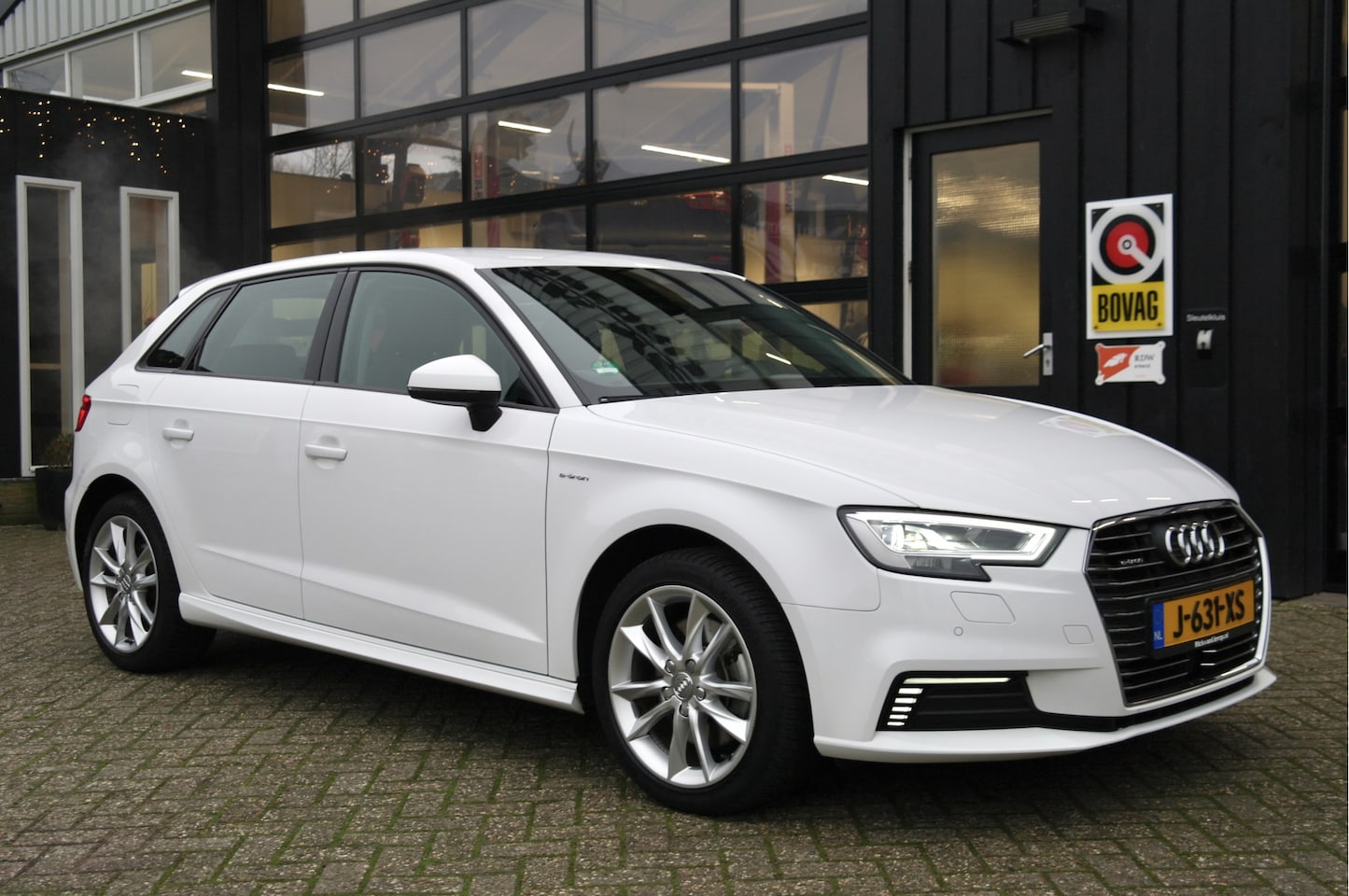 Audi A3 Sportback - 1.4 e-tron Sport Pro Line plus | Virtuel Display | Led | Stoelverwarming | Clima | Cruise - AutoWereld.nl