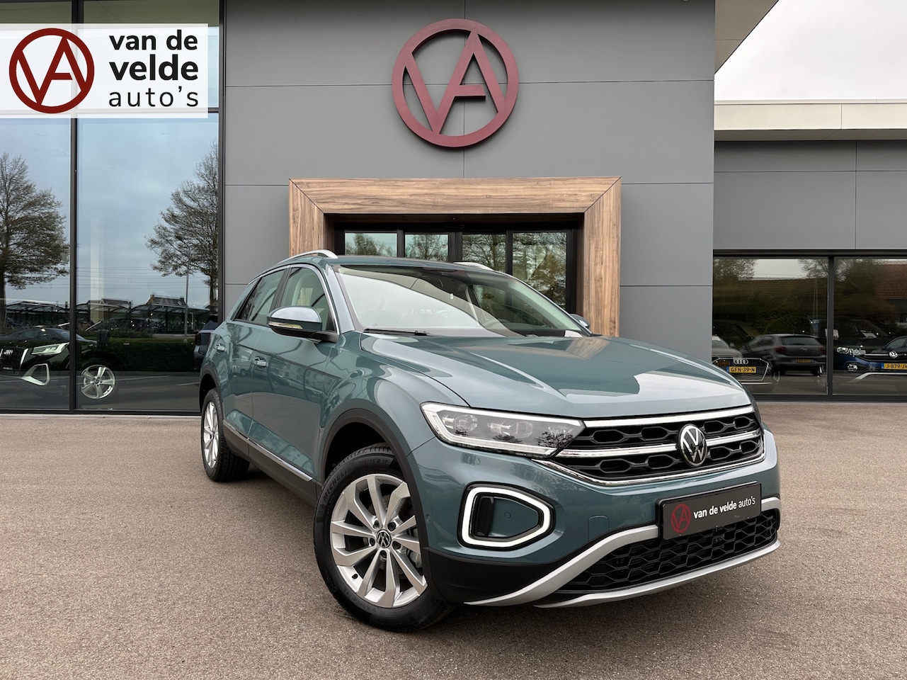 Volkswagen T-Roc - 1.5 TSI 150pk DSG Style | Camera | Elek. Achterklep | Carplay | Rijklaar incl. garantie - AutoWereld.nl