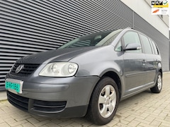 Volkswagen Touran - 1.6-16V FSI Optive I