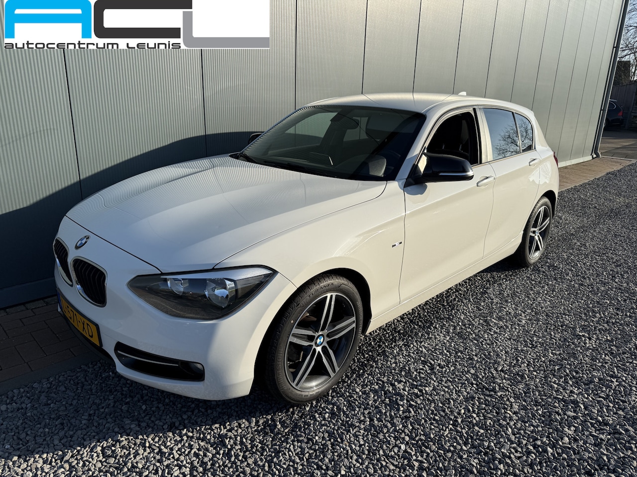 BMW 1-serie - 116i 136pk Executive Sportline 5-drs - AutoWereld.nl