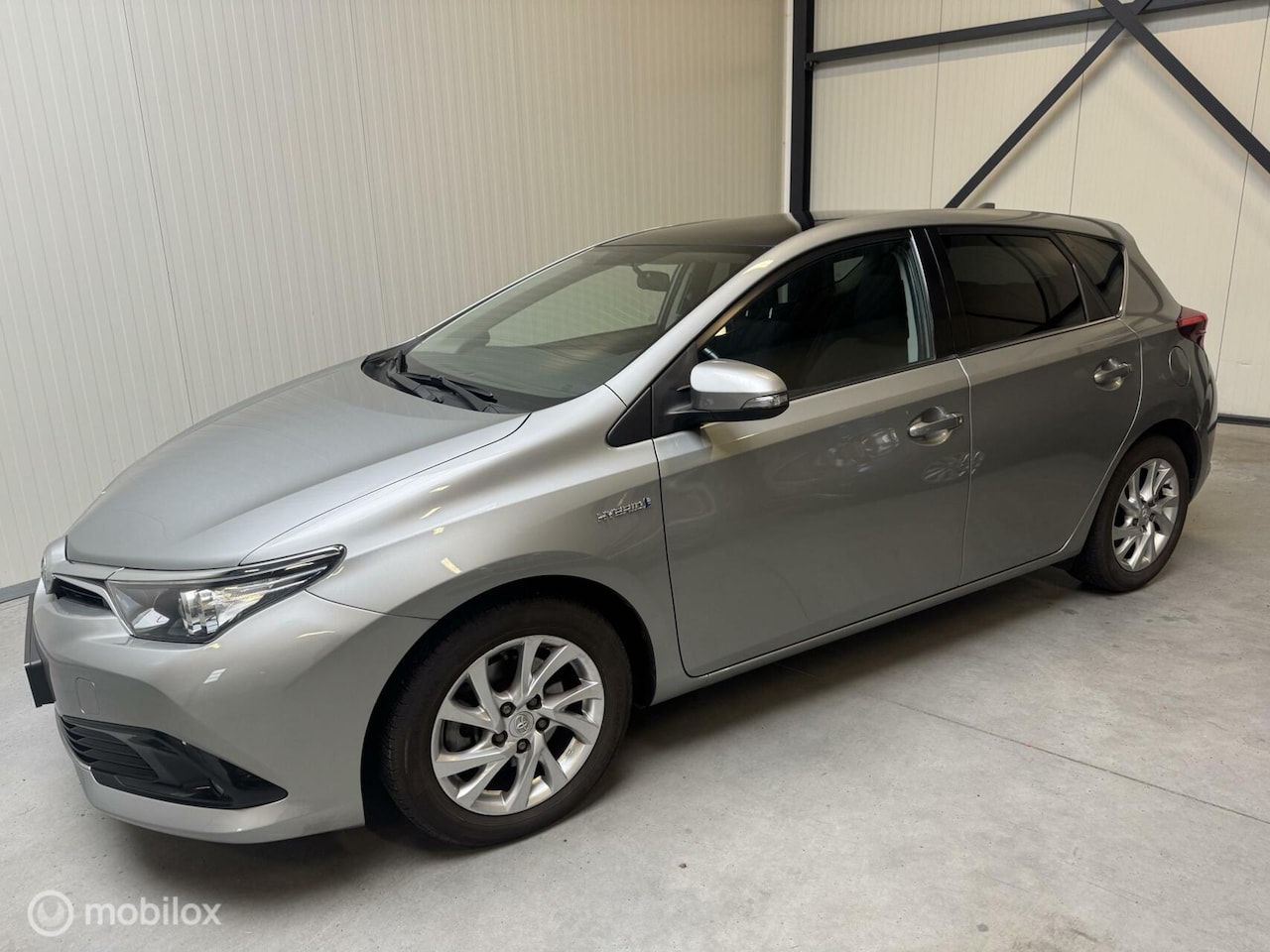 Toyota Auris - 1.8 Hybrid Lease Dealer onderhouden - AutoWereld.nl