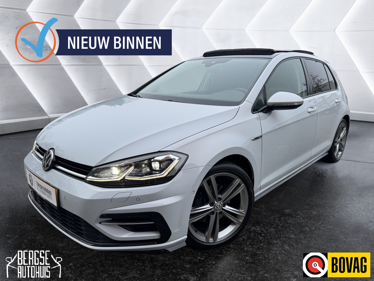 Volkswagen Golf - 1.5 TSI DSG R-LINE PANO MASSAGE - AutoWereld.nl