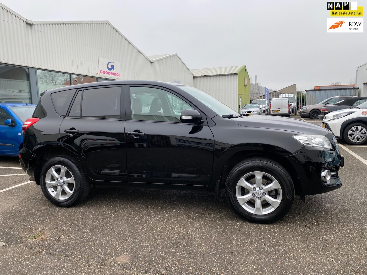 Toyota RAV4 - 2.0 VVTi Dynamic NAVI | KEYLESS | CAMERA | CRUISE | PDC | ONDERHOUDSHISTORIE | APK | - AutoWereld.nl