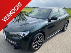 Alfa Romeo Stelvio - 2.0 T AWD Ti Verde Visconti Trekhaak ( 2.300kg trekgewicht ) BTW Panorama dak Lederen dash