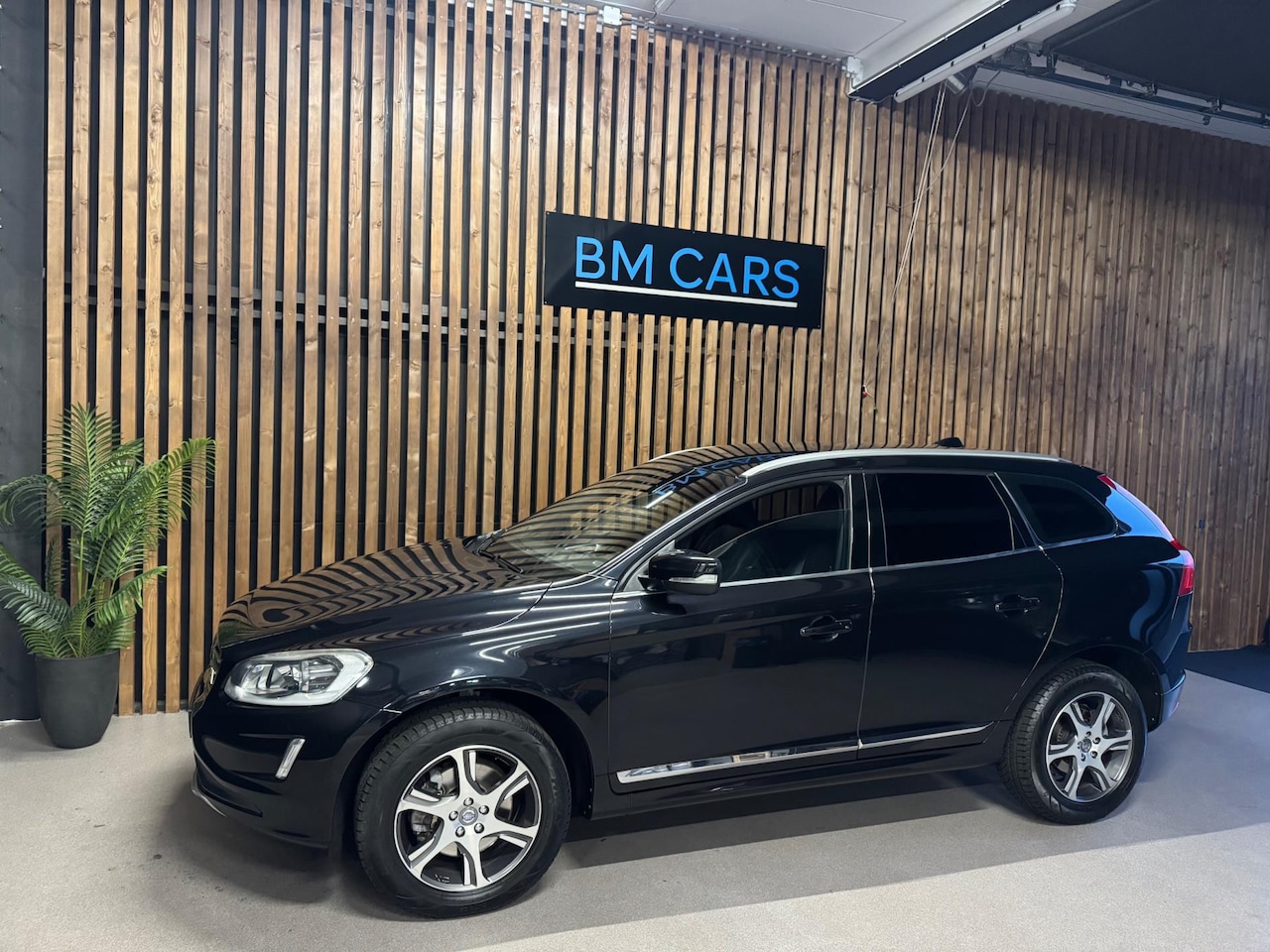 Volvo XC60 - 2.0 D3 FWD Summum Xenon-Led,Trekhaak,Leder - AutoWereld.nl