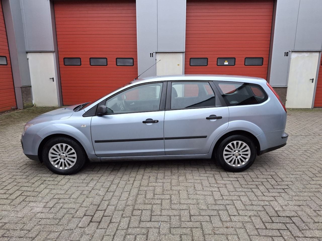 Ford Focus Wagon - 1.6-16V Trend - AutoWereld.nl