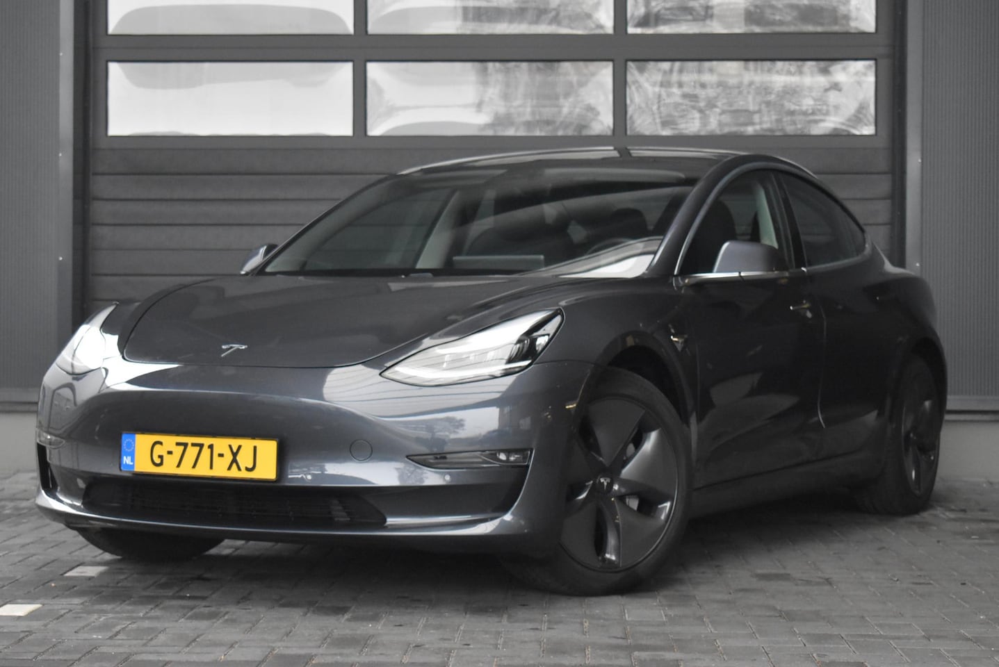 Tesla Model 3 - Long Range RWD Long Range AWD 75 kWh Tesla Model 3 Long Range 75 kWh - AutoWereld.nl