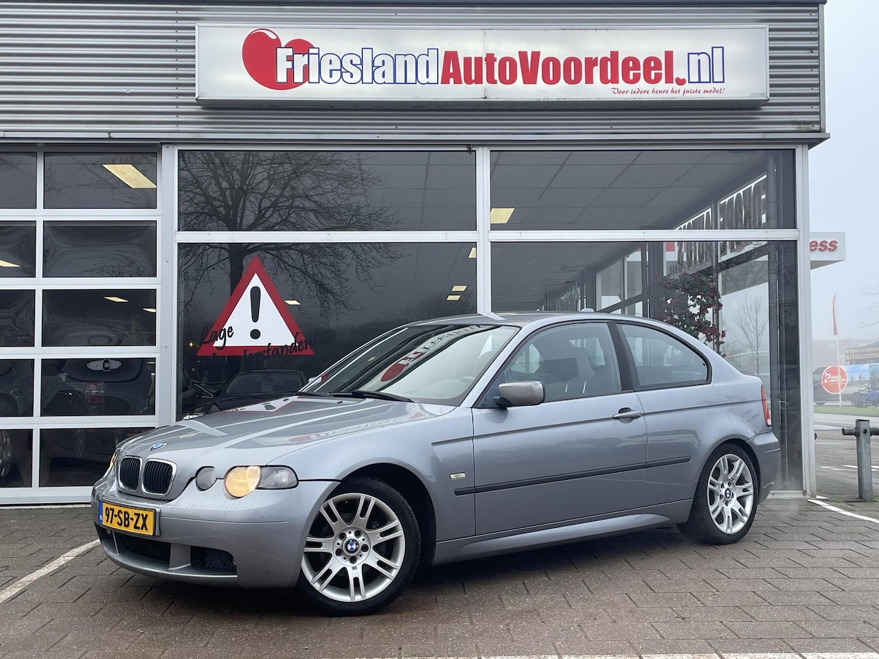 BMW 3-serie Compact - 316ti /Cruise control/Sportstoelen/M pakket/APK 12-2025/ - AutoWereld.nl