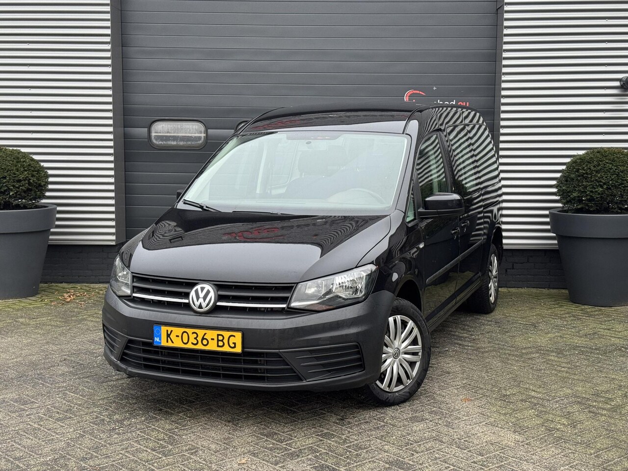 Volkswagen Caddy Maxi - 2.0 TDI Trendline Rolstoelvervoer! | Airco | Parkeersensoren | Bluetooth | Elektrische Ram - AutoWereld.nl