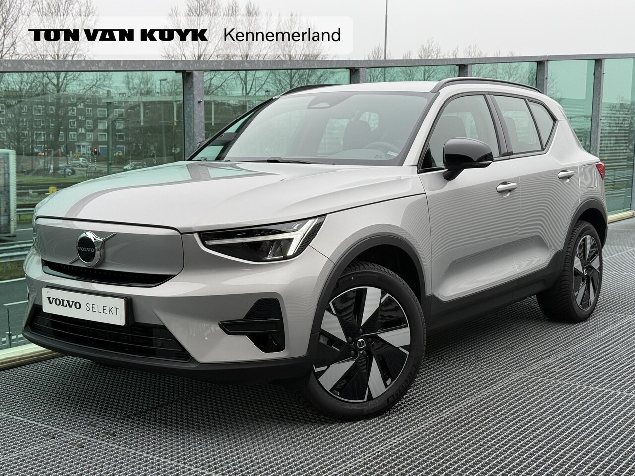 Volvo XC40 - Single Motor Extended Range Plus 82 kWh , Automaat , Adaptive Cruise , Semi Elek. Trekhaak - AutoWereld.nl