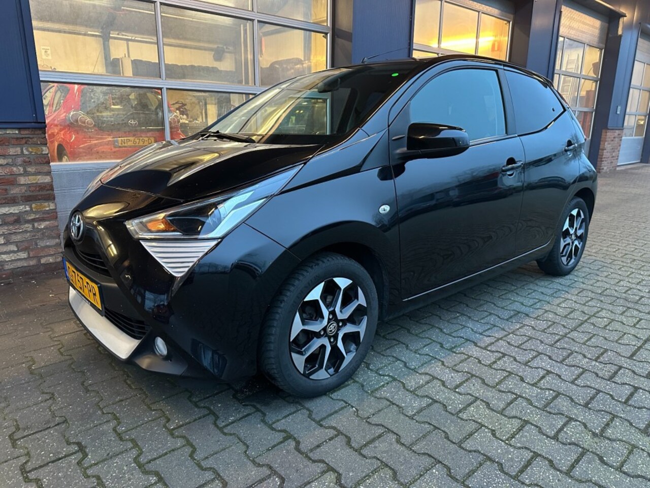 Toyota Aygo - 1.0 VVT-I X-CITE CLIMA. CAMERA. LM VELGEN. ALL.IN. - AutoWereld.nl