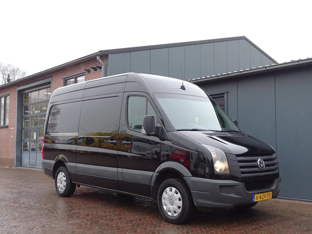 Volkswagen Crafter - 2.0TDI 80KW L2H2 AIRCO Navigatie mooie bus - AutoWereld.nl