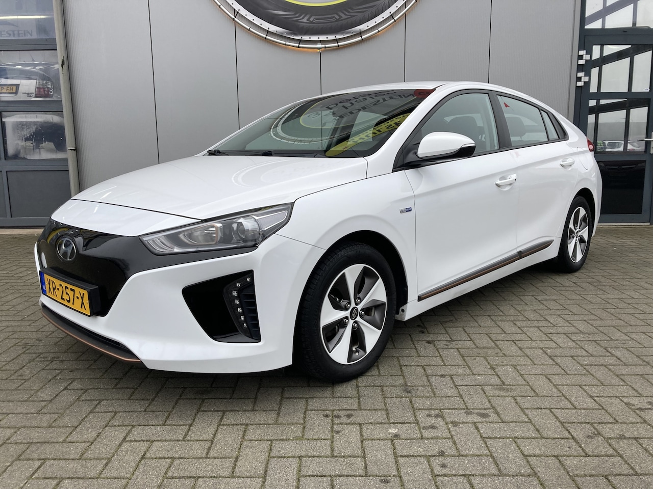 Hyundai IONIQ - Comfort EV Rijstrook met correctie | Navi | Blue tooth | - AutoWereld.nl