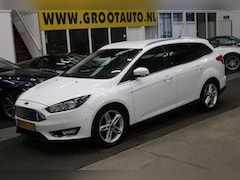 Ford Focus Wagon - 1.5 Titanium Edition Airco, Trekhaak, Navi, Cruise control