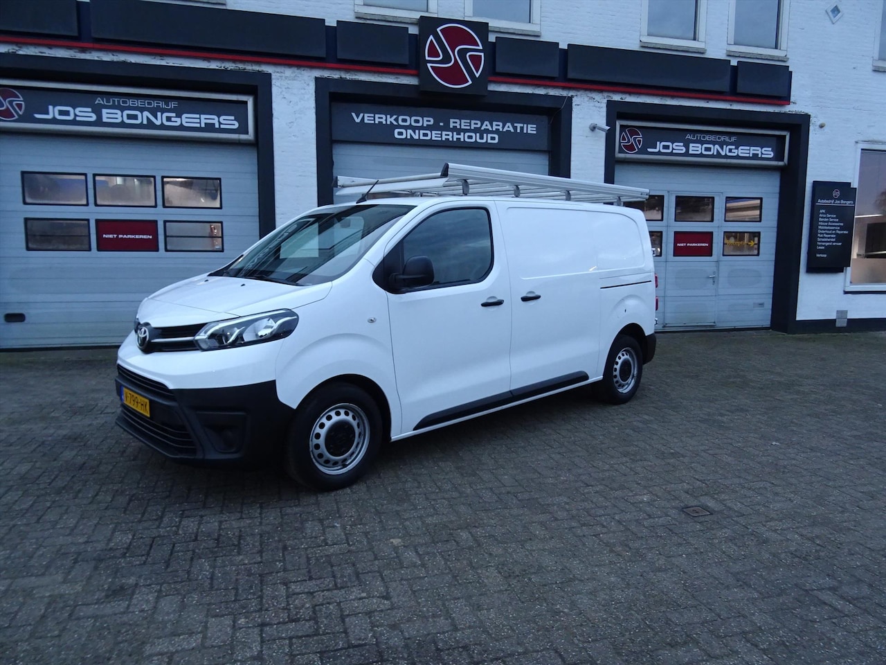 Toyota ProAce Worker - 2.0 D-4D Cool Comfort 2.0 D-4D 122pk COOL COMFORT - AutoWereld.nl