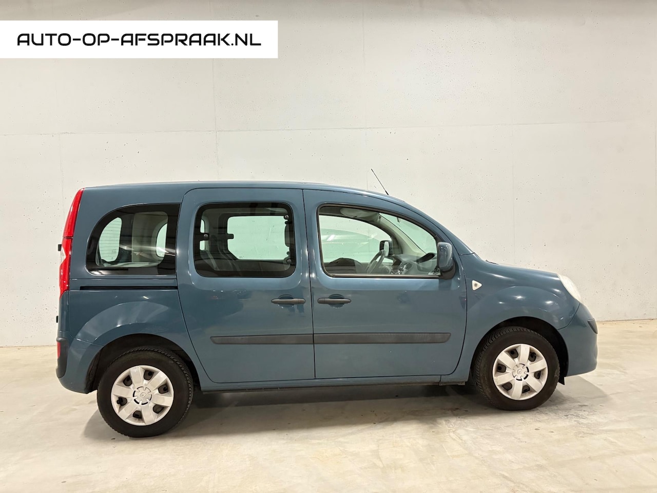 Renault Kangoo Family - 1.6-16V Privilège Airco APK NAP - AutoWereld.nl