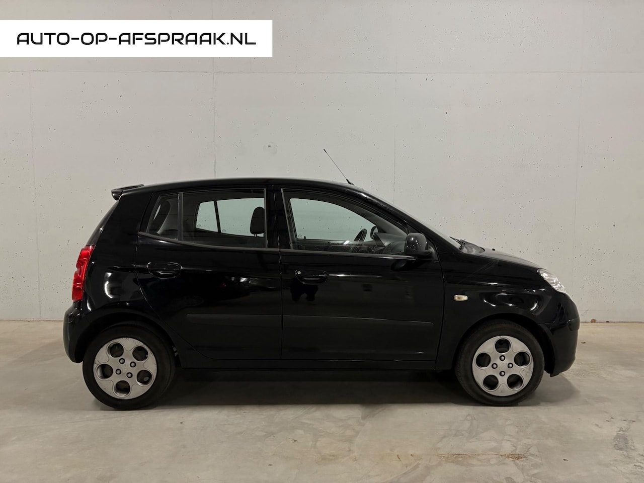 Kia Picanto - 1.1 X-clusive Airco APK Dealer Onderh. - AutoWereld.nl