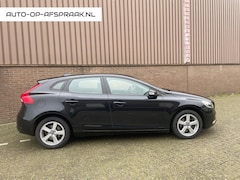 Volvo V40 - 1.6 T3 Kinetic Navi Trekhaak Airco Cruise Control