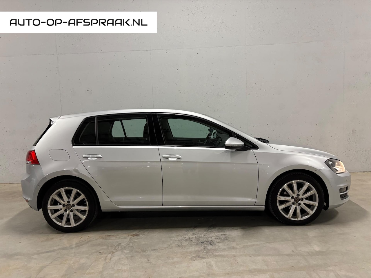 Volkswagen Golf - 1.2 TSI Highline 5drs. Navi Clima PDC APK NAP - AutoWereld.nl