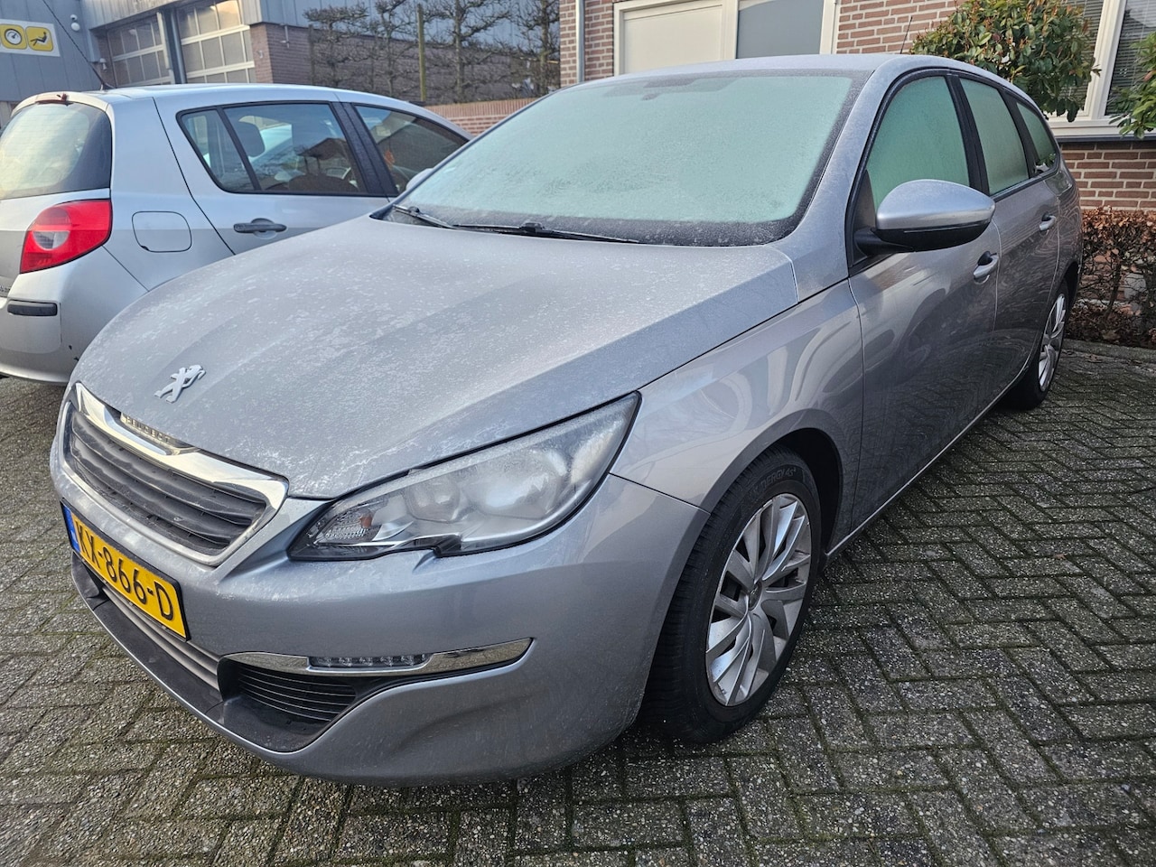 Peugeot 308 SW - 1.2 PureTech Blue Lease Navi/Ecc/Ccr - AutoWereld.nl