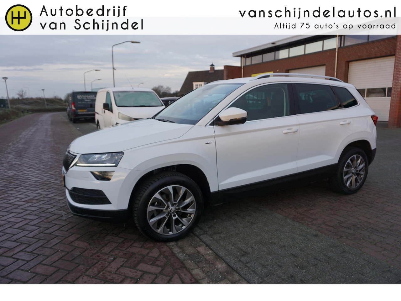 Skoda Karoq - 1.5 TSI ACT 150PK DSG CLEVER-STYLE CAMERA KEYLESS ANDROID-APPLECARPLAY NAVI CLIMA CRUISE B - AutoWereld.nl