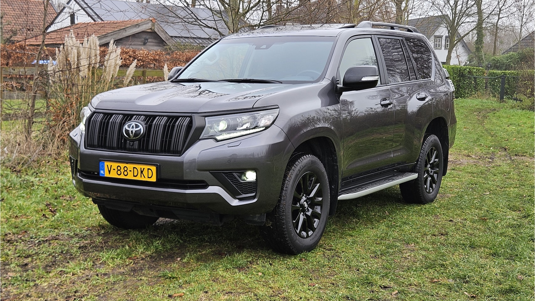 Toyota Land Cruiser - 2.8 D-4D-F Matt Black line 3500KG Trek Klasse 3 Alarm etc - AutoWereld.nl