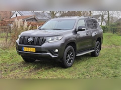 Toyota Land Cruiser - 2.8 D-4D-F Matt Black line 3500KG Trek Klasse 3 Alarm etc