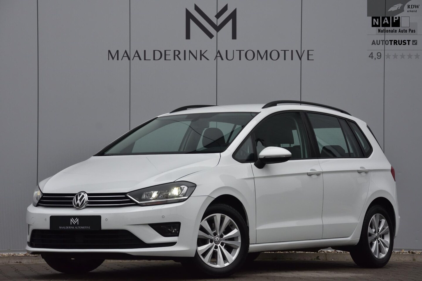 Volkswagen Golf Sportsvan - 1.4 TSI Highline Leder, Navi, Xenon, Stoelverwarming, Parkeersensoren - AutoWereld.nl