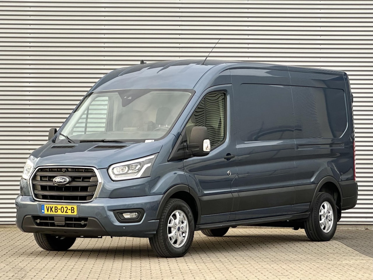 Ford Transit - 2.0 TDCI L3H2 Limited Automaat Automaat Luxe uitvoering - AutoWereld.nl