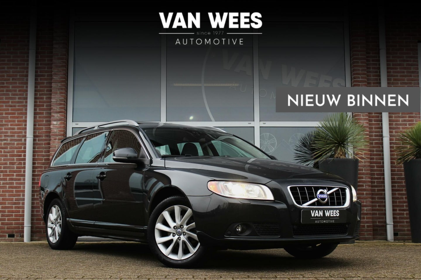 Volvo V70 - 1.6 T4 Limited Edition | NL auto | 180 pk | Dakraam | Trekhaak | Leer | Navi | Xenon | PDC - AutoWereld.nl