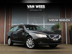 Volvo V70 - 1.6 T4 Limited Edition | NL auto | 180 pk | Dakraam | Trekhaak | Leer | Navi | Xenon | PDC