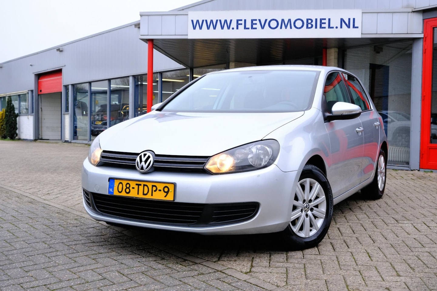 Volkswagen Golf - 1.6 TDI Comfortline BlueMotion Navi|Clima|LMV - AutoWereld.nl