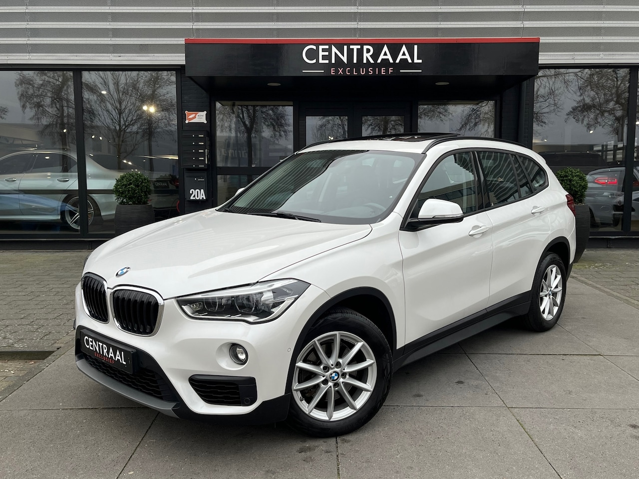 BMW X1 - SDrive18i High Exe 140PK|Pano|Head-Up|Pdc|Navi|Leder|Stoelverwarming|Cruise Control|NL-Aut - AutoWereld.nl