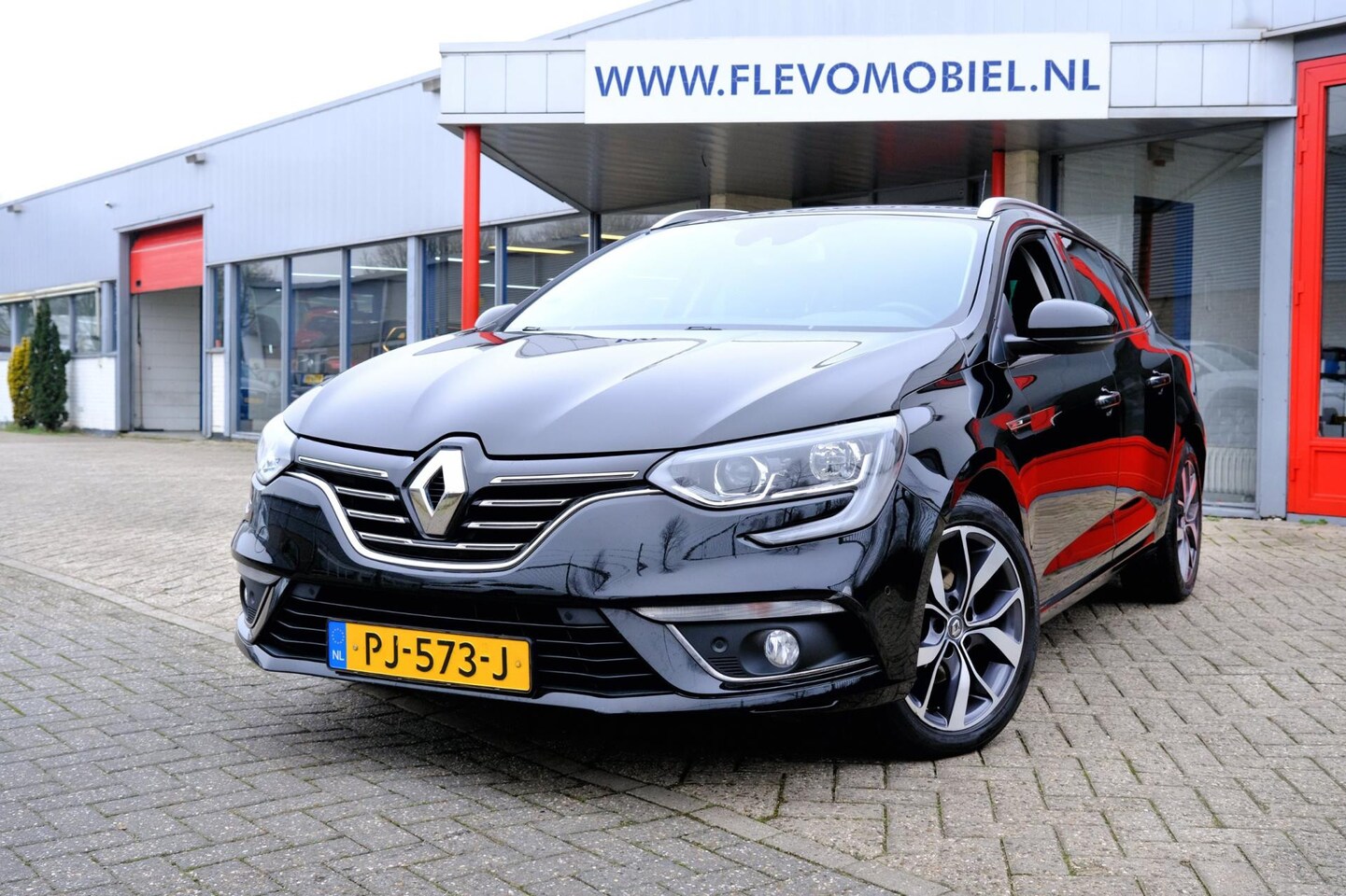 Renault Mégane Estate - 1.2 TCe 132pk Bose Navi|Half Leder|Massagestoel|ParkAssist|LMV - AutoWereld.nl