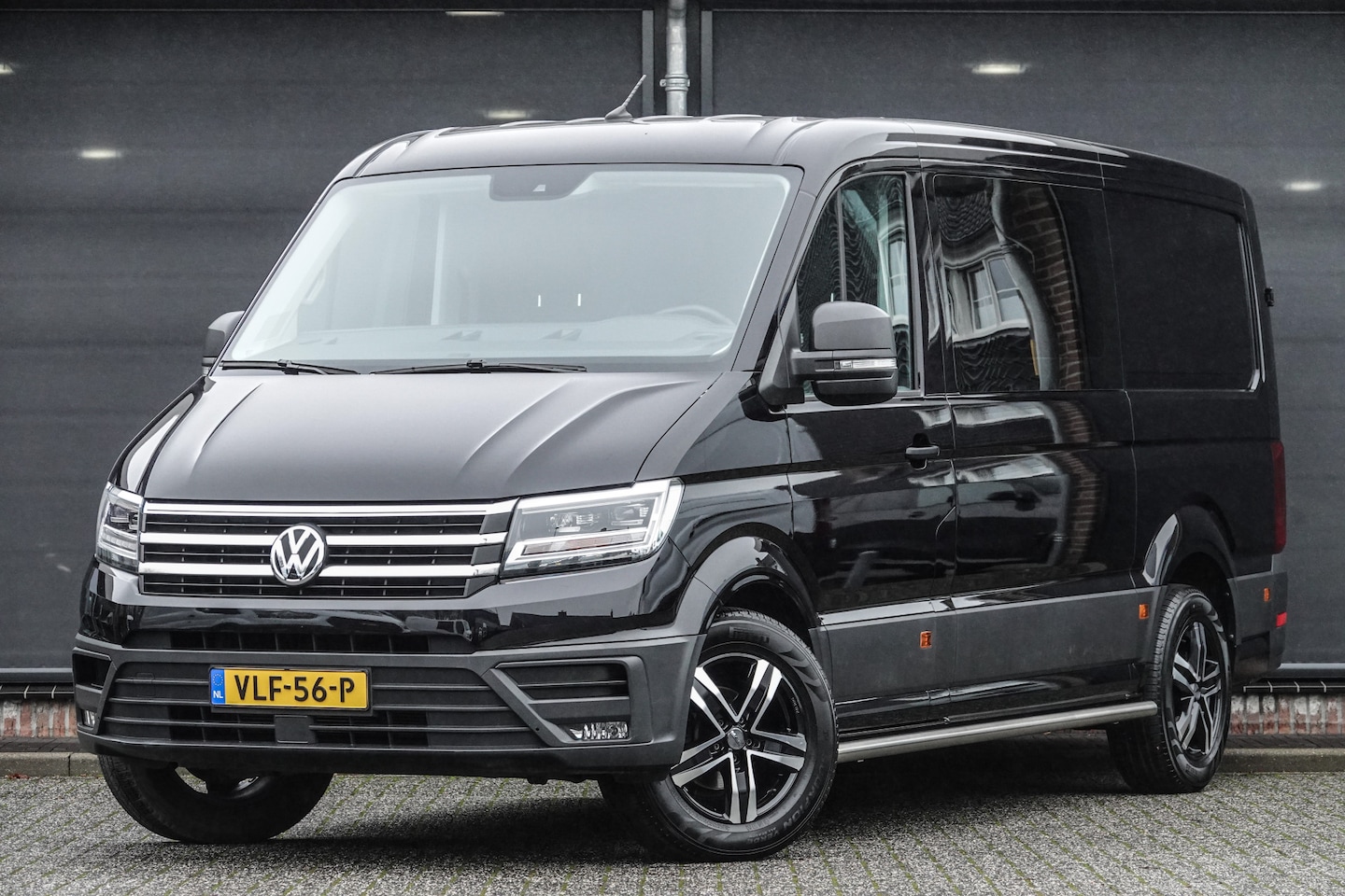 Volkswagen Crafter - L3H2 2.0Tdi 177Pk Aut. | Dubbele Cabine | Trekhaak | Sidebars | 18'' - AutoWereld.nl