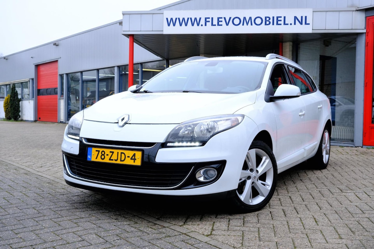 Renault Mégane Estate - 1.5 dCi Collection Navi|Clima|LMV|Cruise - AutoWereld.nl