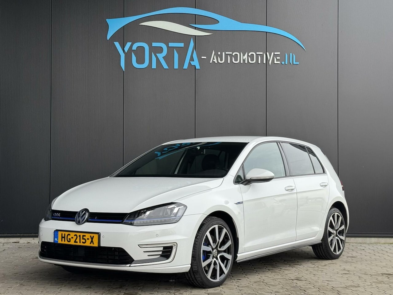 Volkswagen Golf - 1.4 TSI GTE NL AUTO ACC*CAMERA*LEDER*DEALEROH - AutoWereld.nl