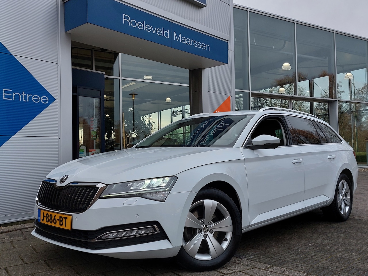 Skoda Superb Combi - 1.5 TSI ACT 150pk DSG Business Edition | Origineel NL | Navi | Apple Carplay+Android Auto - AutoWereld.nl