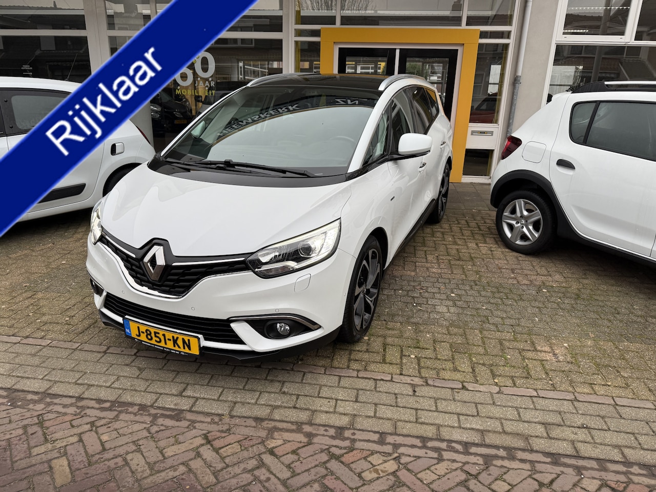 Renault Scénic - 1.3 TCe Bose CAMERA PANORAMADAK TREKHAAK AIRCO PDC AUTOM IN PARKEREN - AutoWereld.nl