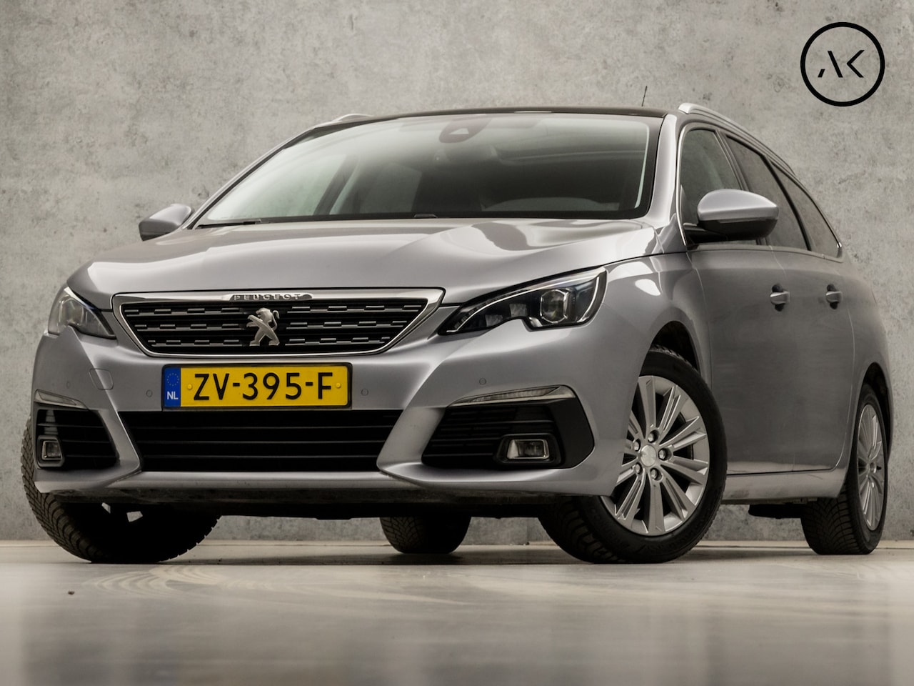 Peugeot 308 SW - 1.2 PureTech Premium Sport Automaat (PANORAMADAK, APPLE CARPLAY, GROOT NAVI, LEDER, LED KO - AutoWereld.nl